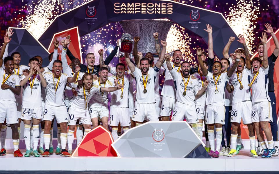 Real Madrid yegukanye Super Coupe ya Espagne inyagiye FC Barcelona