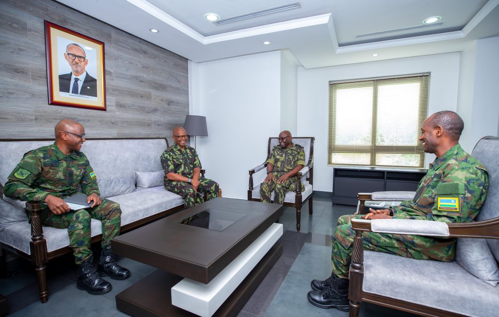 Umugaba Mukuru w’Ingabo za Mozambique yasuye u Rwanda