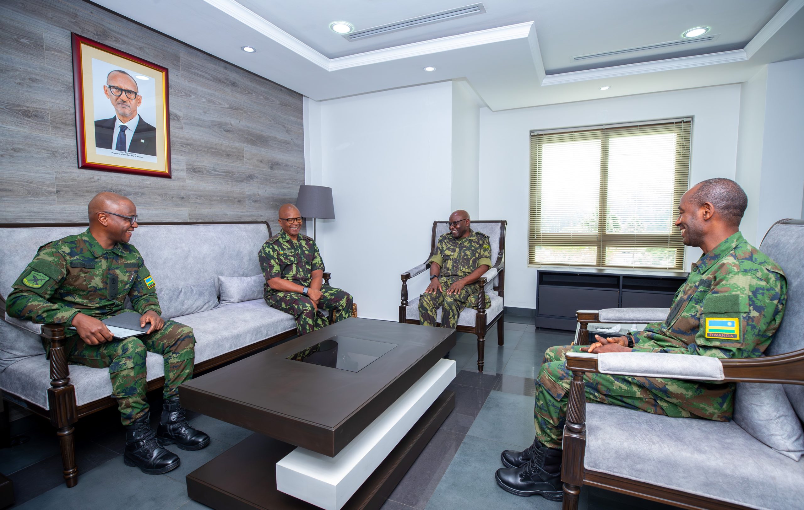 Umugaba Mukuru w’Ingabo za Mozambique yasuye u Rwanda