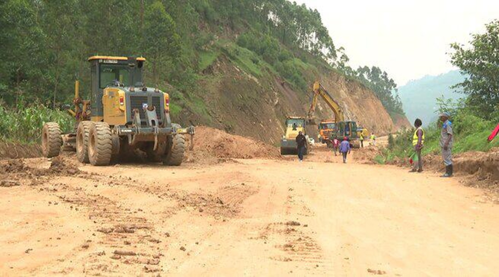 Burera: Barashimira Perezida Kagame watumye umuhanda wadindiye imyaka 10 usubukurwa