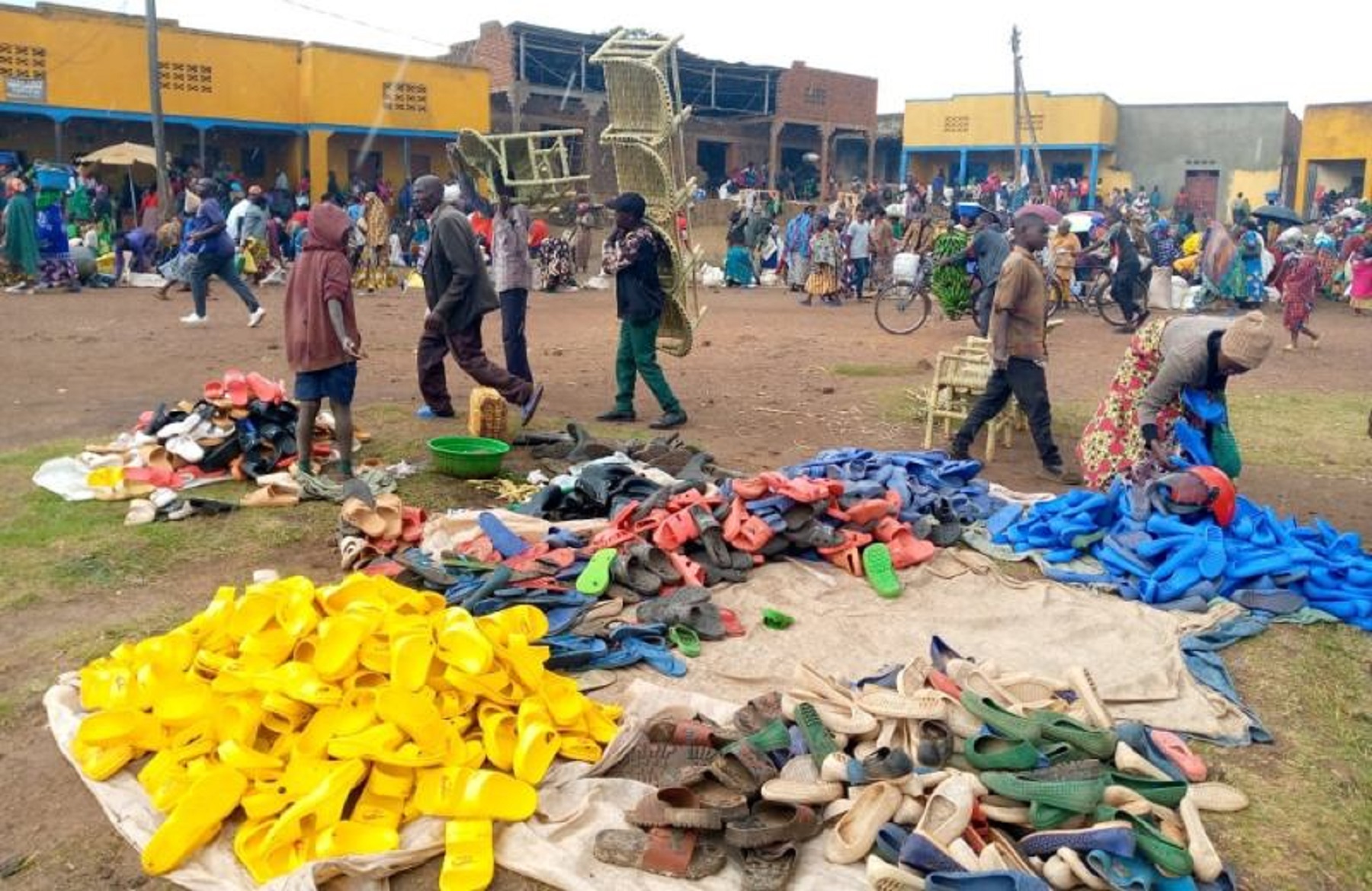 Burera:  Abacururiza ahadasakaye mu isoko mpuzamahanga barataka igihombo