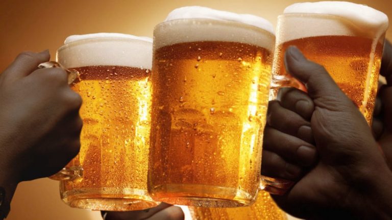 Abana bagira inama bagenzi babo banywa inzoga kuzireka