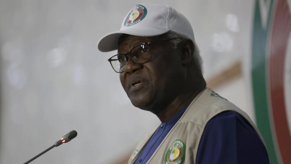Sierra Leone: Koroma arashinjwa gushaka guhirika ubutegetsi
