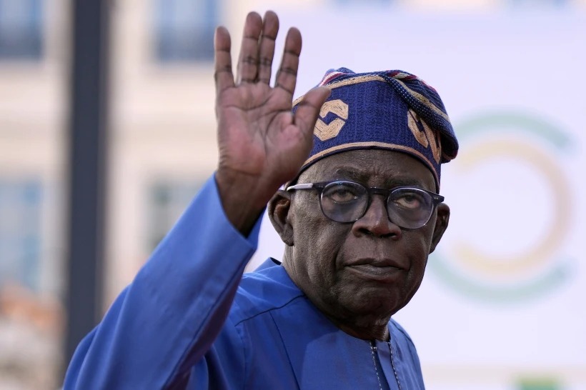 Nigeria: Perezida yahagaritse Minisitiri ukekwaho kunyereza umutungo