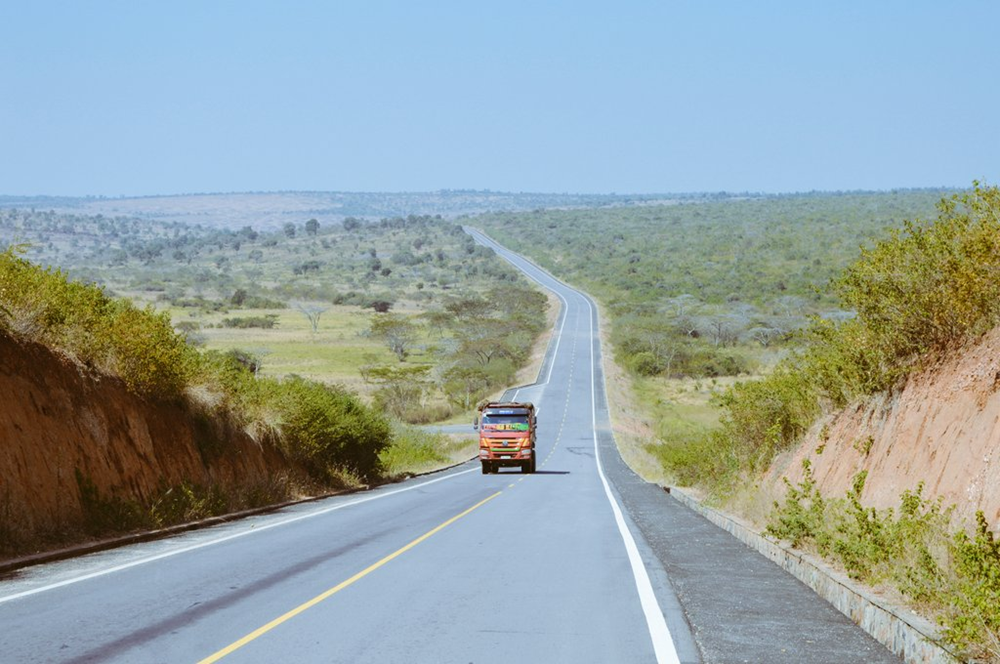 Imihanda ya kaburimbo ya 1 600 Km yakuye abaturage mu bwigunge