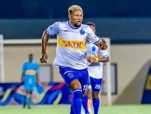 FERWAFA yahagaritse Heritier Luvumbu kubera imyitwarire mibi