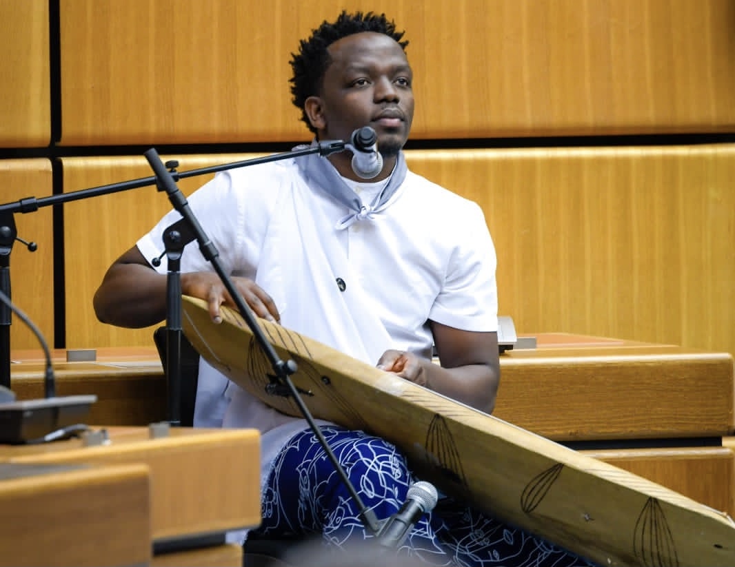 Uko umuhanzi w’injyana gakondo afata  Umunsi w’Intwari z’Igihugu 
