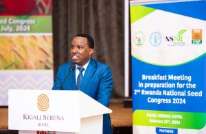 MINAGRI yasabye abatubuzi b’imbuto kwirinda kuzitubura gitindi