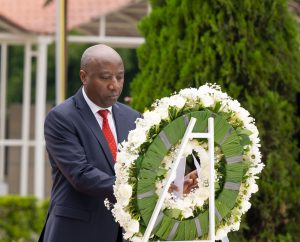 Minisitiri w’Intebe Dr Ngirente&nbsp;&nbsp;yunamiye Intwari z’Igihugu&nbsp;