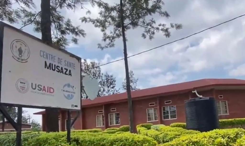 Kirehe: Mu Kigo Nderabuzima cya Musaza barinubira kubyarira mu mfunganwa