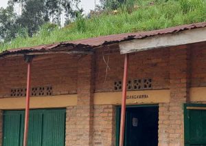 Musanze: Babangamiwe no kwiga banyagirwa kubera amashuri yashaje