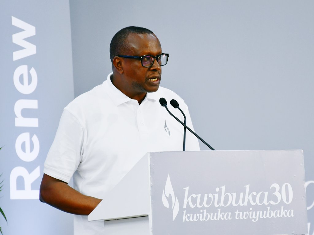 Dr Bizimana yasabye urubyiruko kutihanganira abasebya u Rwanda