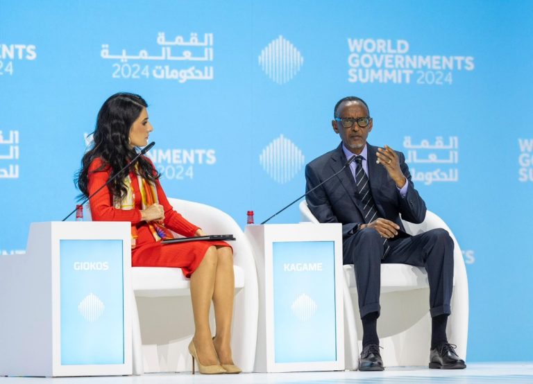 Perezida Kagame yanenze abanyabubasha buhambaye batabukoresha neza