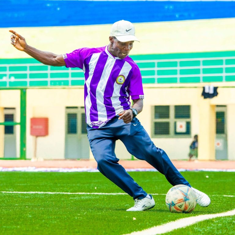 Sunrise FC yongereye amasezerano umutoza wayo Jackson Mayanja