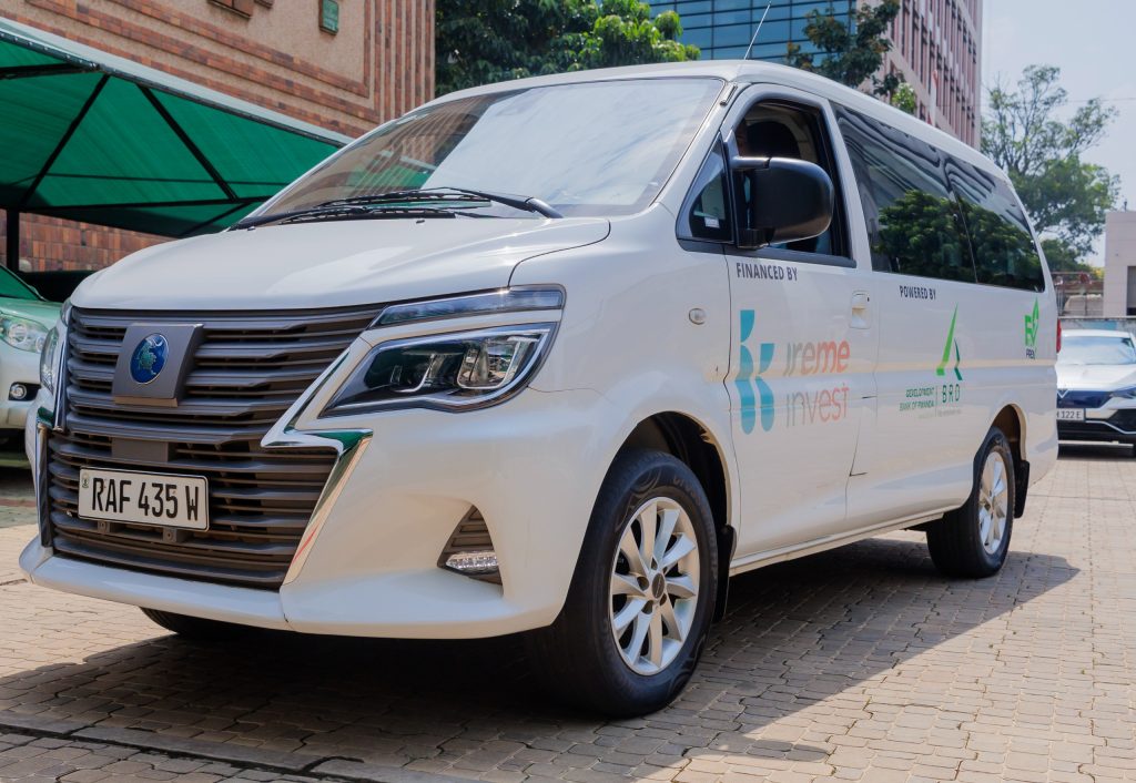 Ibigo byo mu Rwanda byoroherejwe gutunga imodoka zikoresha amashanyarazi