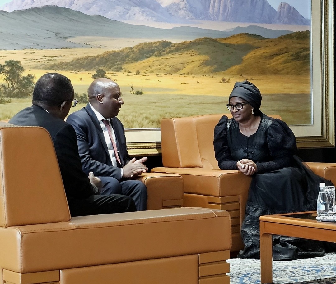 Perezida Kagame yohereje ubutumwa bukomeza umuryango wa Dr. Geingob