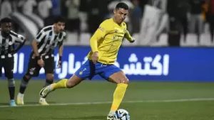 Cristiano yahanishijwe gusiba umukino umwe kubera gukora ibiteye isoni