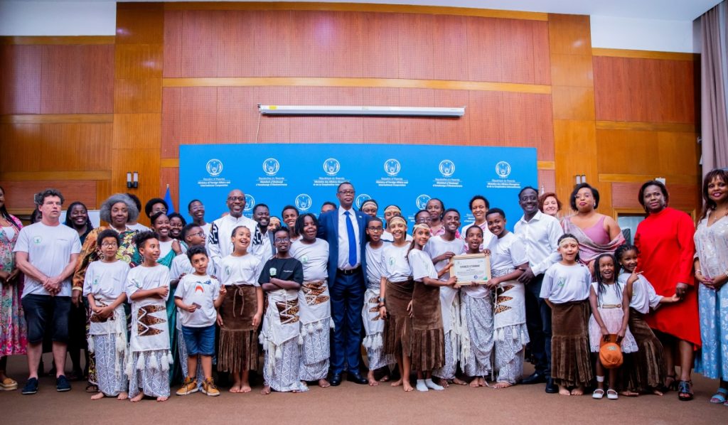 Imbamutima z’abavuye mu  Bubiligi bagasura u Rwanda nka gakondo yabo