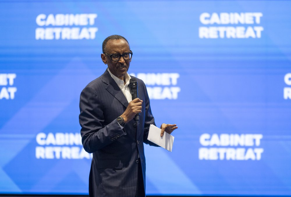 Perezida Kagame yasabye abagize Guverinoma kuzirikana iterambere ry’umuturage