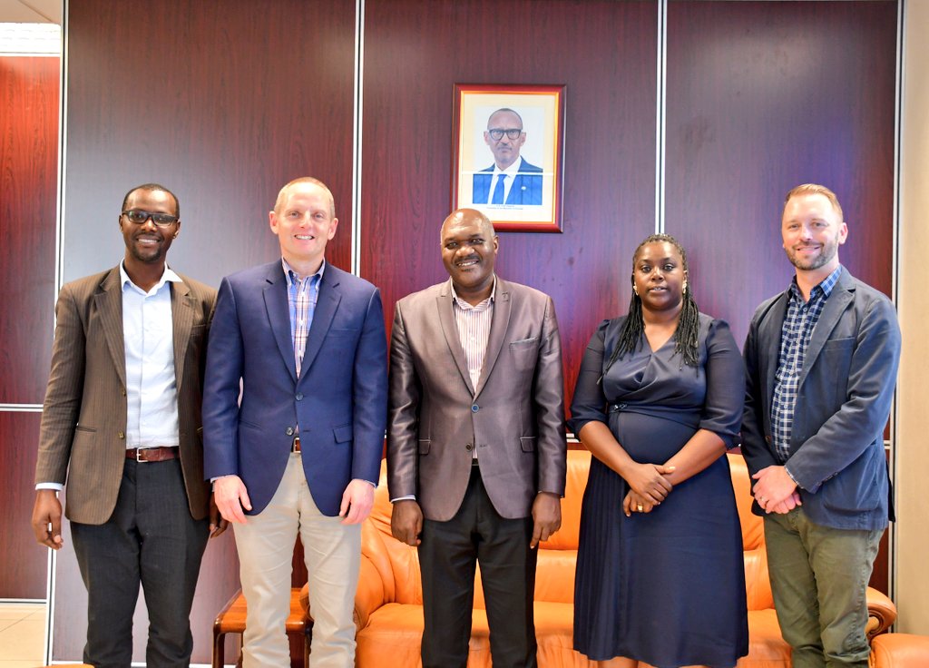 Guverineri w’Iburengerazuba yakiriye Ambasaderi wa USA mu Rwanda