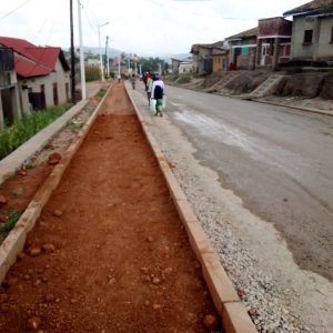 Nyanza: Abivuriza i Gatagara n’abahatuye barishimira umuhanda barimo kubakirwa