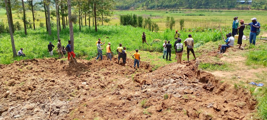 Muhanga: Imirimo yo gushakisha imibiri y’abishwe muri Jenoside yasubitswe