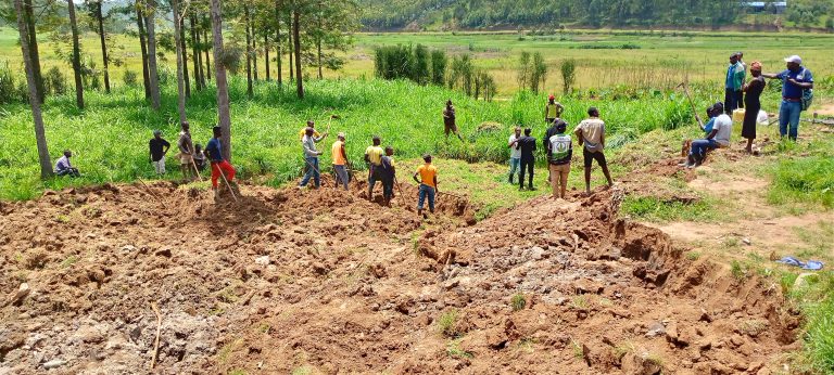 Muhanga: Imirimo yo gushakisha imibiri y’abishwe muri Jenoside yasubitswe
