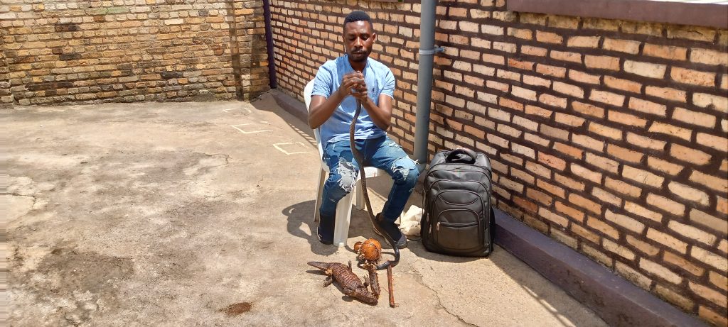 Muhanga: Uwo bibye yiyambaje umuvuzi gakondo bagarura ibyibwe