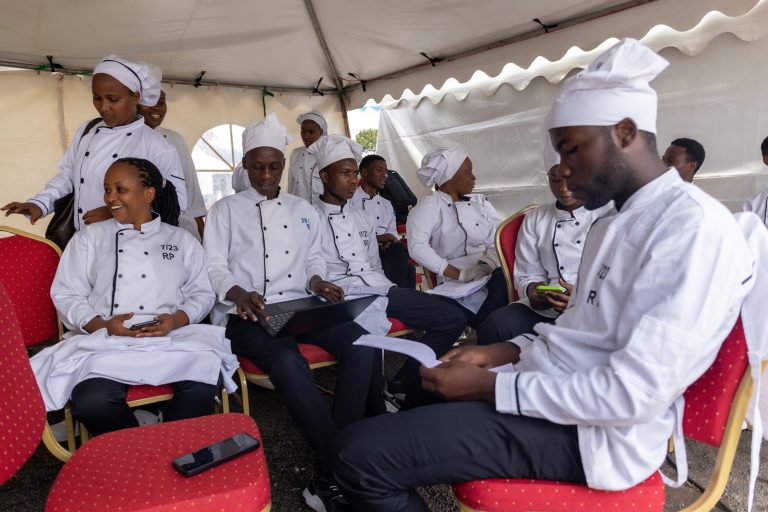 Kigali: Abatetsi b’umwuga mu serukiramuco riranga ahari indyo mpuzamahanga