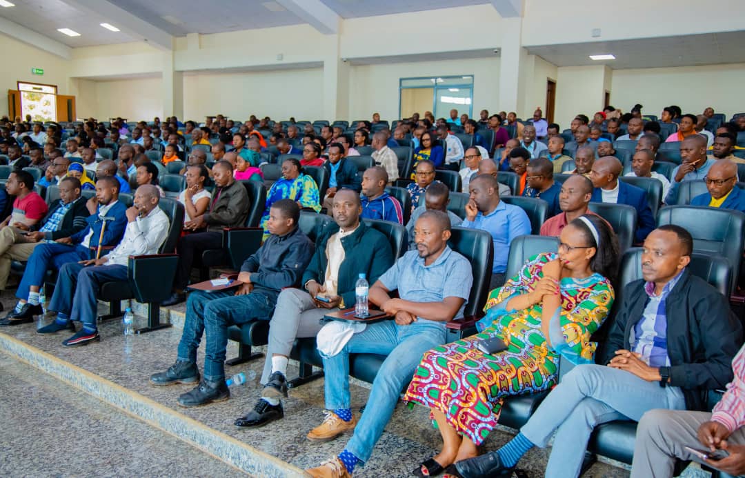 Umujyi wa Kigali: Abayobozi b’ibigo by’amashuri bibukijwe  gukurikirana imyigire n’imyigishirize
