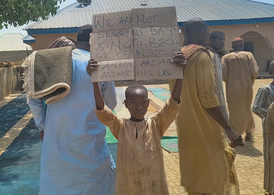 Nigeria: Abitwaje intwaro bakangishije kwica abo bashimuse barimo n’abanyeshuri