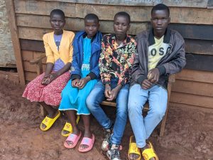Rusizi: Baratabariza abana basizwe n’ababyeyi bishwe na kanseri bakurikiranye