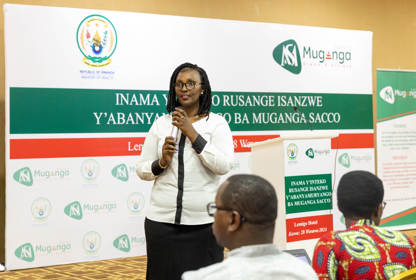 Abanyamuryango ba Muganga Sacco barayivuga imyato  