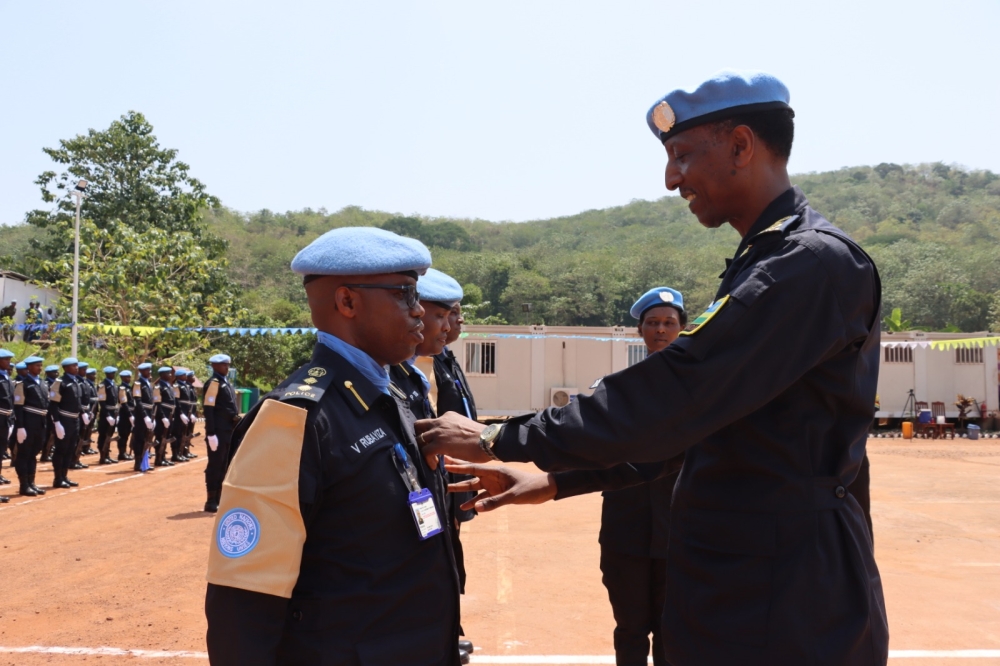 Centrafrique: Abapolisi b’u Rwanda 320 bambitswe imidali y’ishimwe