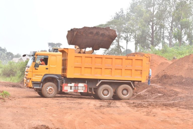 Bamwe mu bangirijwe n’ikorwa ry’umuhanda Ngoma-Bugesera babuze ingurane