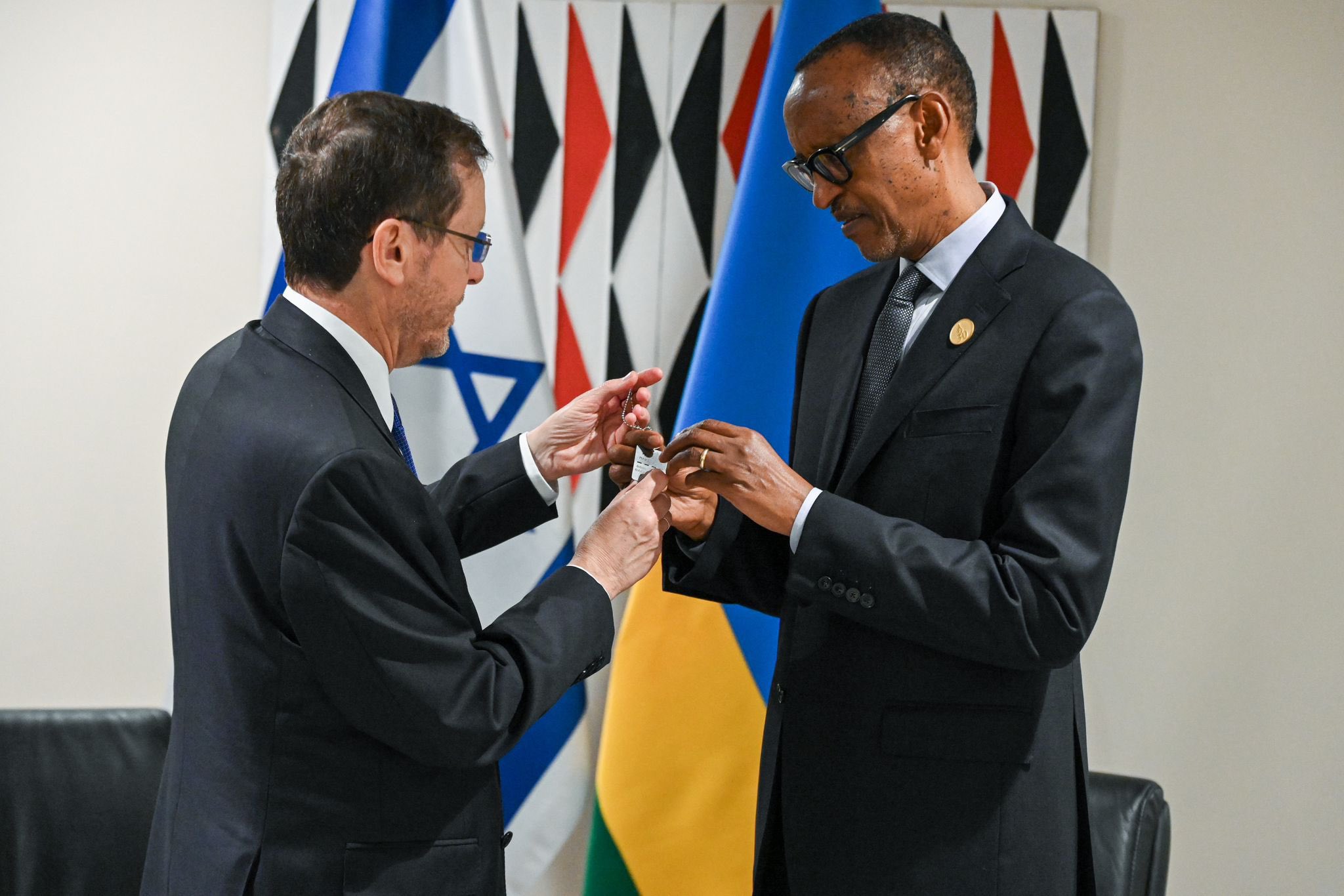 Uri inshuti nyayo ya Isiraheli- Perezida Herzog abwira Perezida Kagame