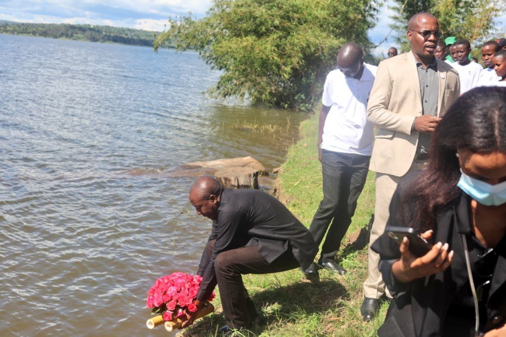 Rwamagana: Hibutswe Abatutsi bishwe bakajugunywa mu byuzi n’ibiyaga
