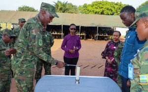 CAR: Amb. Kayumba yifatanyije n’Ingabo z’u Rwanda mu Kwibuka 30