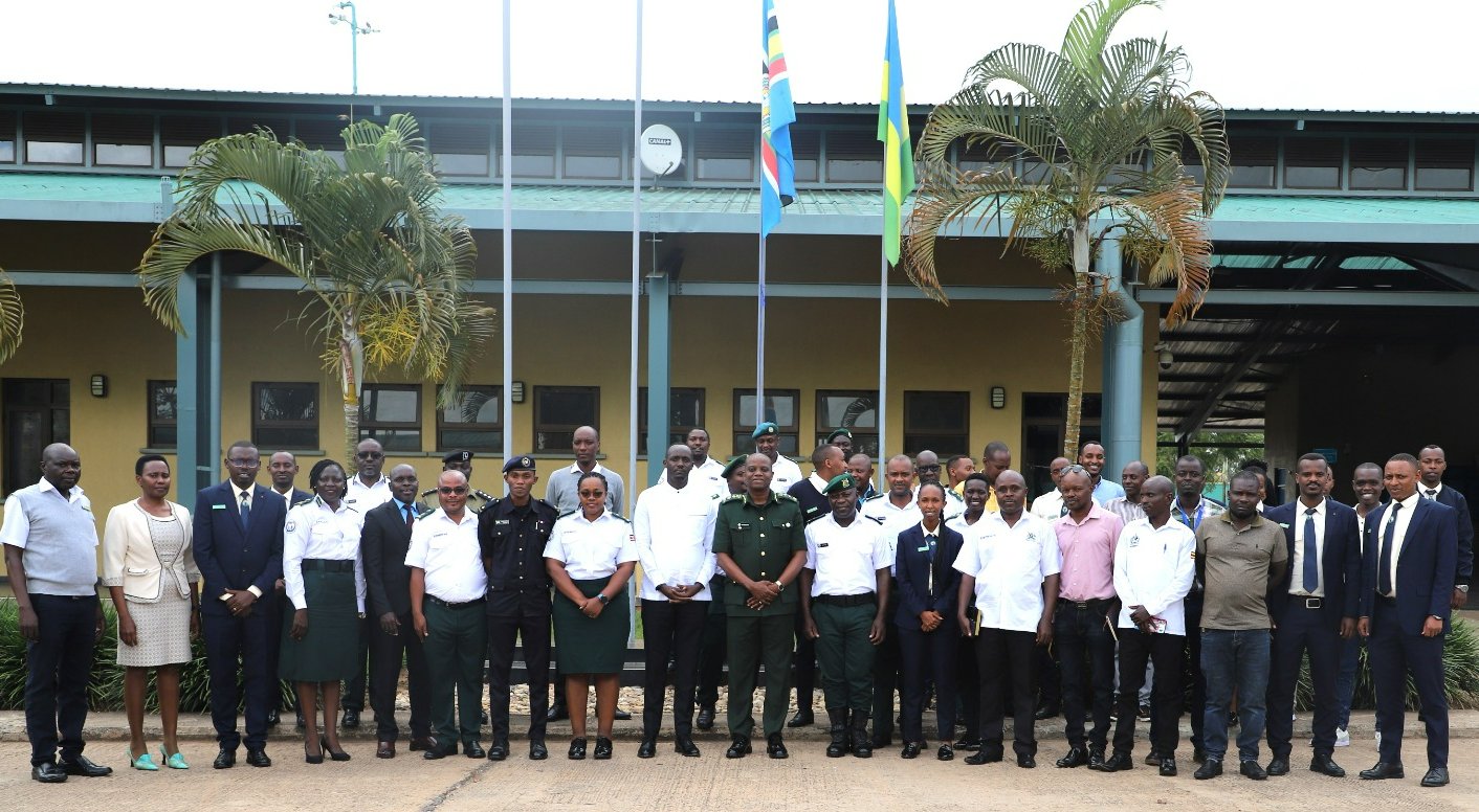Rwanda-Uganda: Abakozi b’ibiro by’abinjira n’abasohoka mu biganiro bibongerera ubumenyi