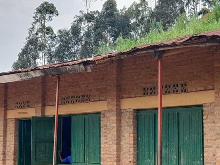 Musanze: G S Kamisave hahujwe amashuri 2 abana b’inshuke babona aho bigira