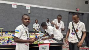 Abanyeshuri ba College Christ Roi bitabiriye irushanwa rya Robo i Houston