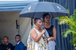 Umuhanzi Mukankusi yavuze uko bishe mama we bamuciye amaguru n’amaboko