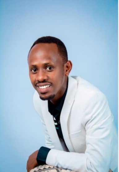 Uko Nkomezi Prosper abona umukoro w’abihaye Imana mu gihe cyo Kwibuka