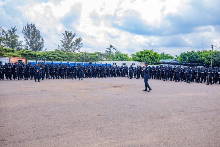 Abapolisi 460 bitegura kujya mu butumwa bw’amahoro bahawe impanuro