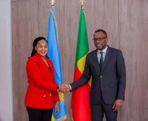 Amb Mbabazi yatanze impapuro zimwemerere guhagararira u Rwanda muri Bénin