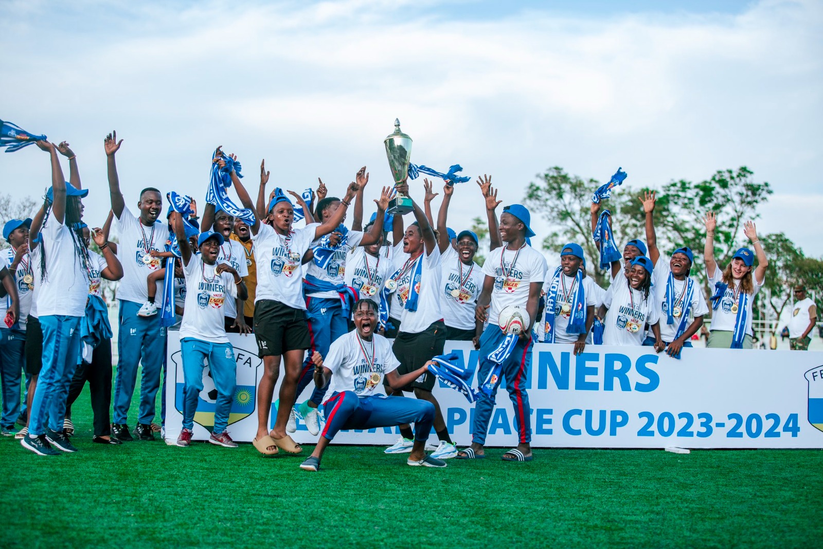 Rayon Sports WFC yegukanye igikombe cy’Amahoro ku nshuro ya mbere