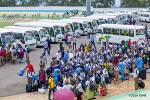 Ejo abanyeshuri baratangira gusubira ku mashuri
