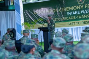 Gen. Mubarakh yashimiye Abasirikare basoje kwiga gutwara ibinyabiziga bya gisirikare