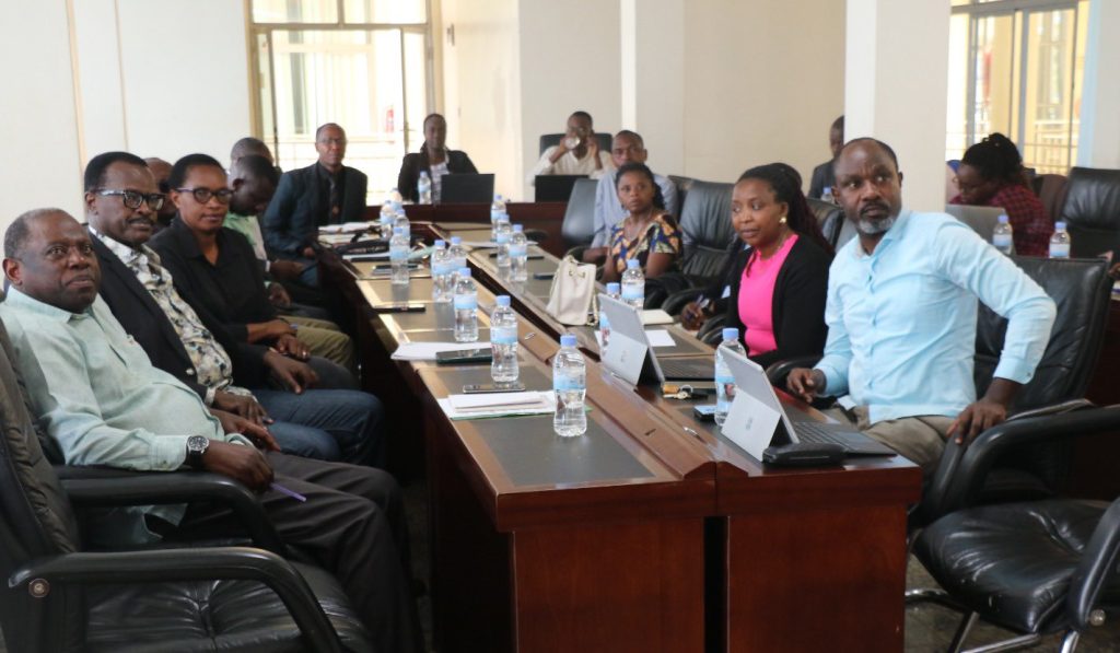 Nyamasheke na Rulindo: Abasenateri batanze inama ku bibazo byugarije abaturage