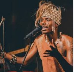 Bamwe mu basizi bongeye kuzamura idarapo ry’ubusizi nyarwanda